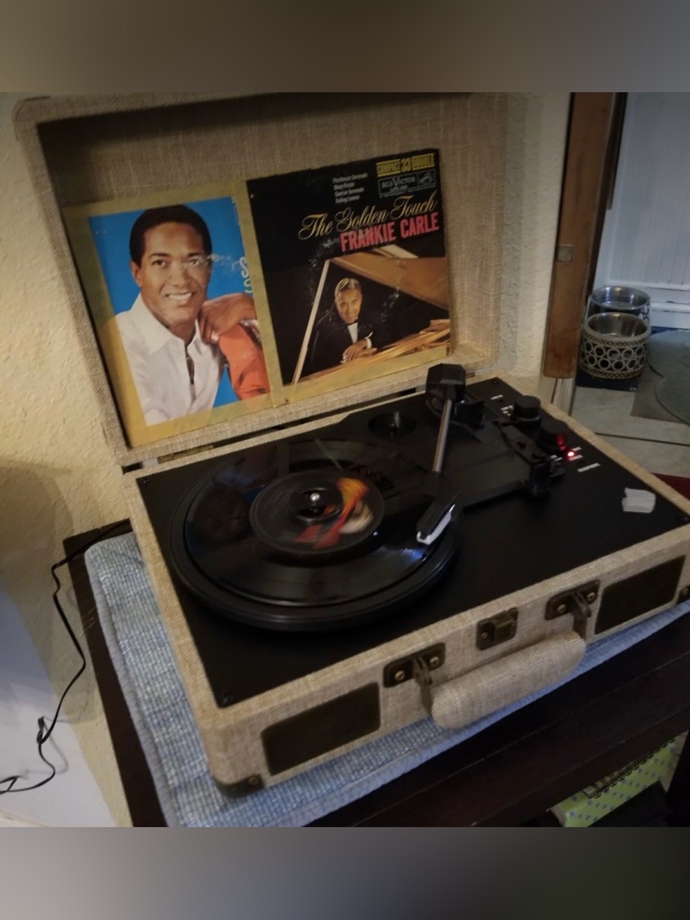 Portable Turntable Record Player with Built-in Speaker and Bluetooth